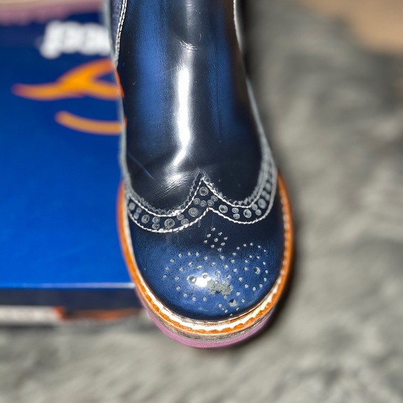 *Gently Worn* Boys kids shoes - Picture 3 of 7